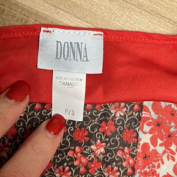 Donna sheer ruffled, asymmetrical tank top.  Cottagecore. Small. Floral Print. - Picture 4 of 5